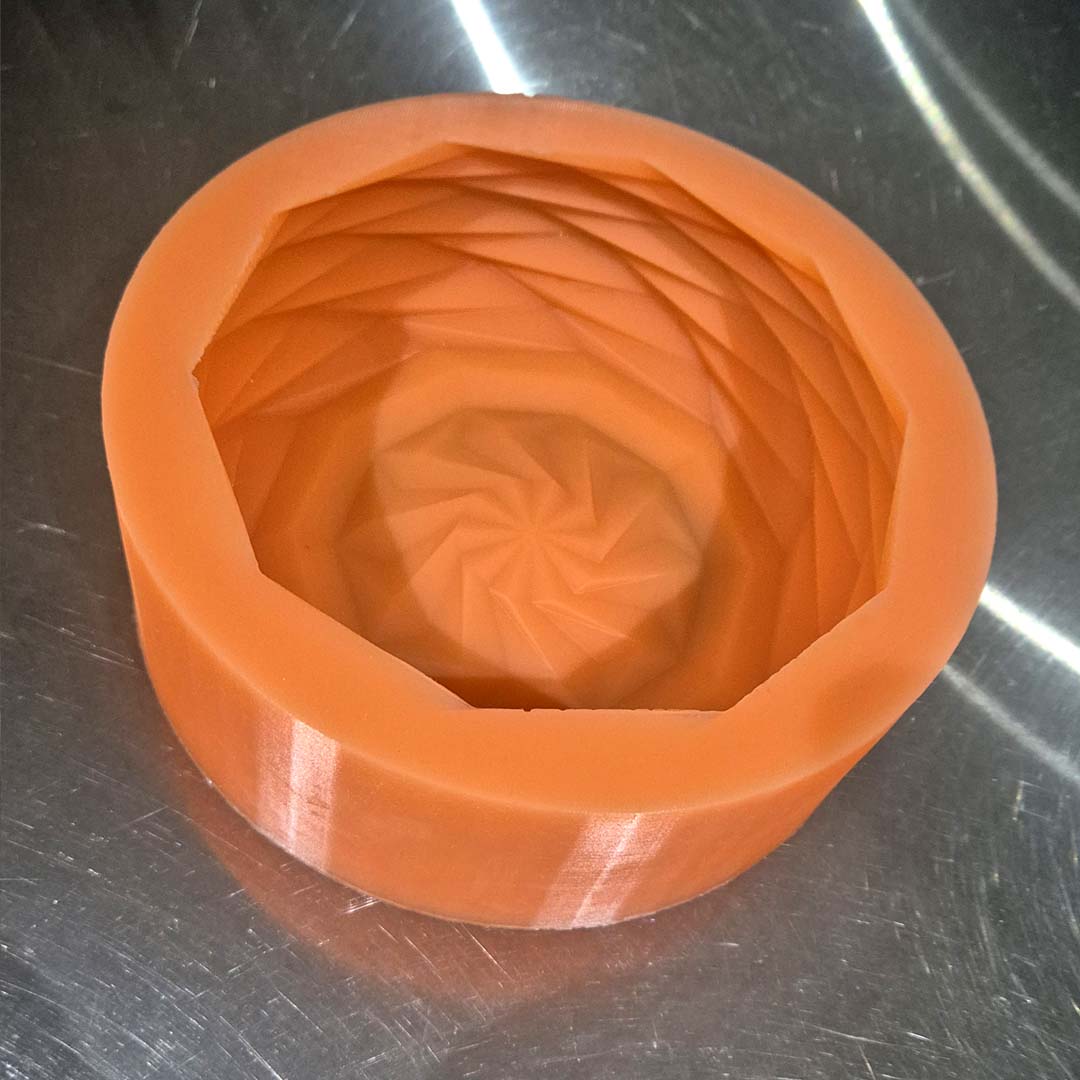 onyx_hive_cakes_3d_print_process_design_mould_a2d5d092-bfcc-4f7f-920c-9d4b4c9487b2.jpg
